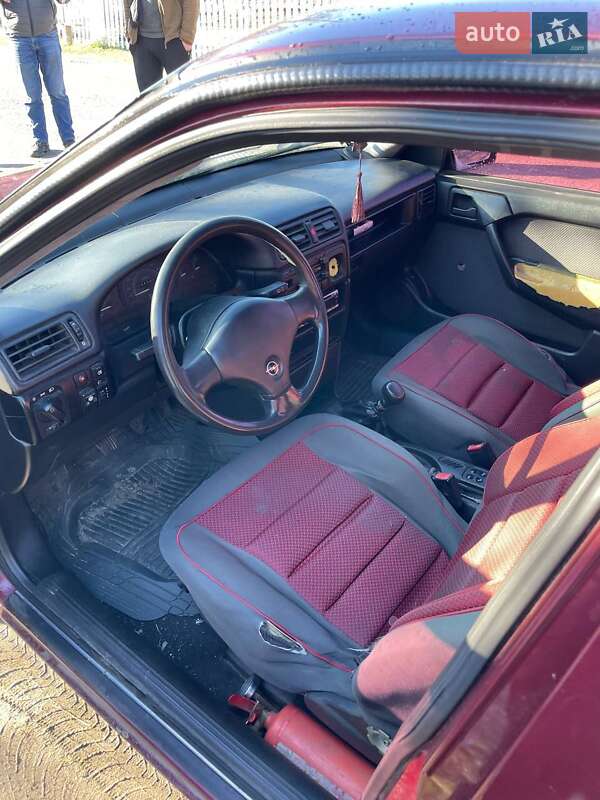 Седан Opel Vectra 1989 в Коростене