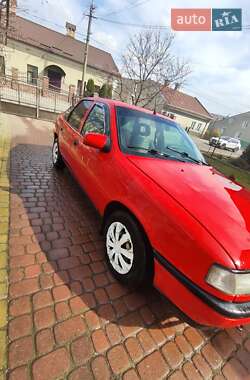 Ліфтбек Opel Vectra 1990 в Золочеві