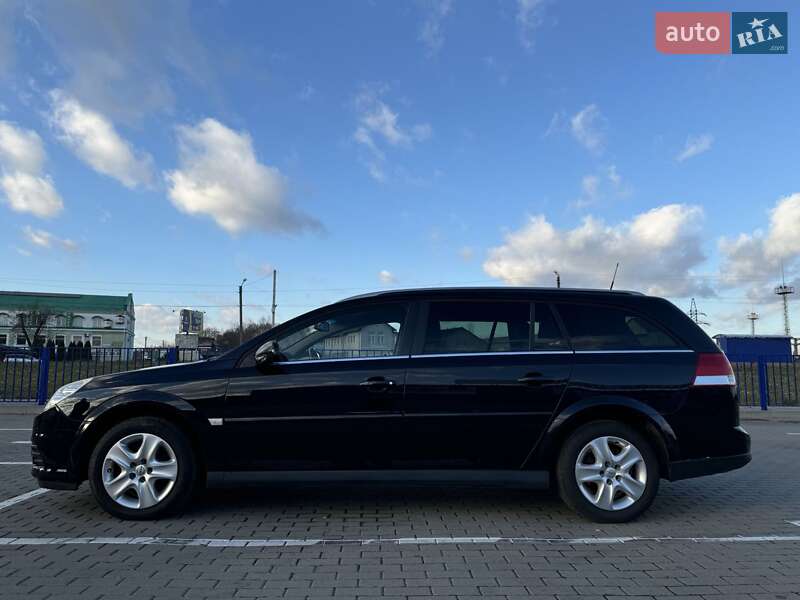Универсал Opel Vectra 2008 в Нововолынске