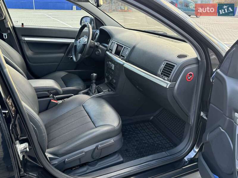 Универсал Opel Vectra 2008 в Нововолынске