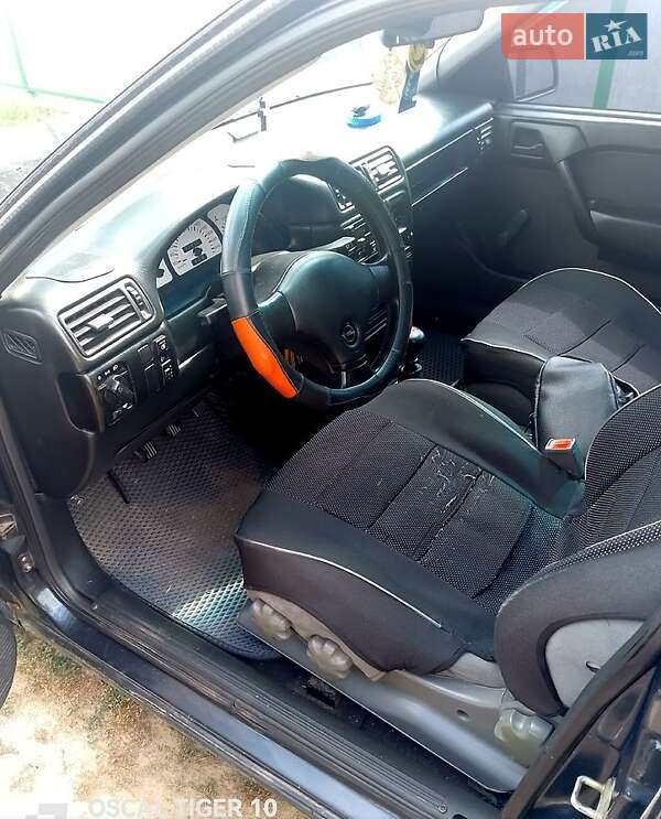 Седан Opel Vectra 1991 в Маньковке