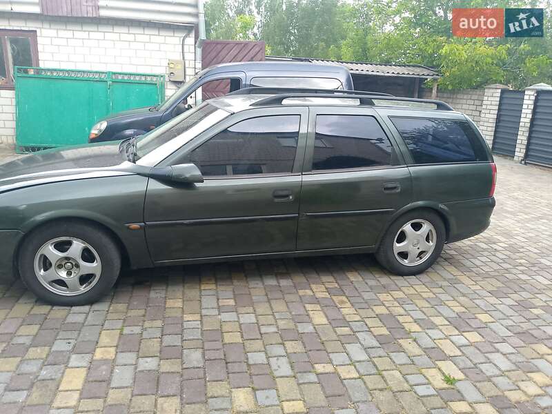 Универсал Opel Vectra 1998 в Любаре