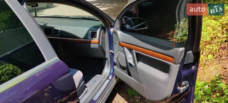 Седан Opel Vectra 2004 в Виннице