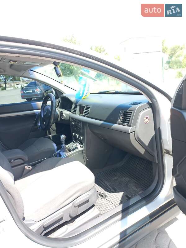 Седан Opel Vectra 2002 в Новомосковске