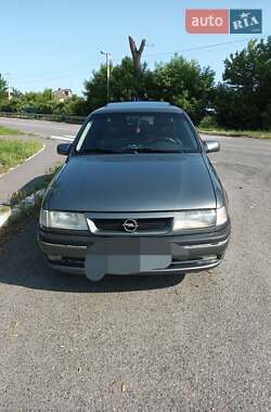 Седан Opel Vectra 1995 в Христиновке