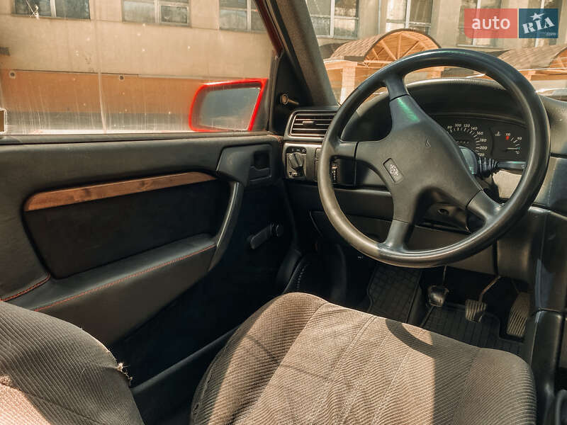 Седан Opel Vectra 1990 в Ивано-Франковске