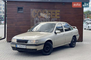 Седан Opel Vectra 1990 в Киеве