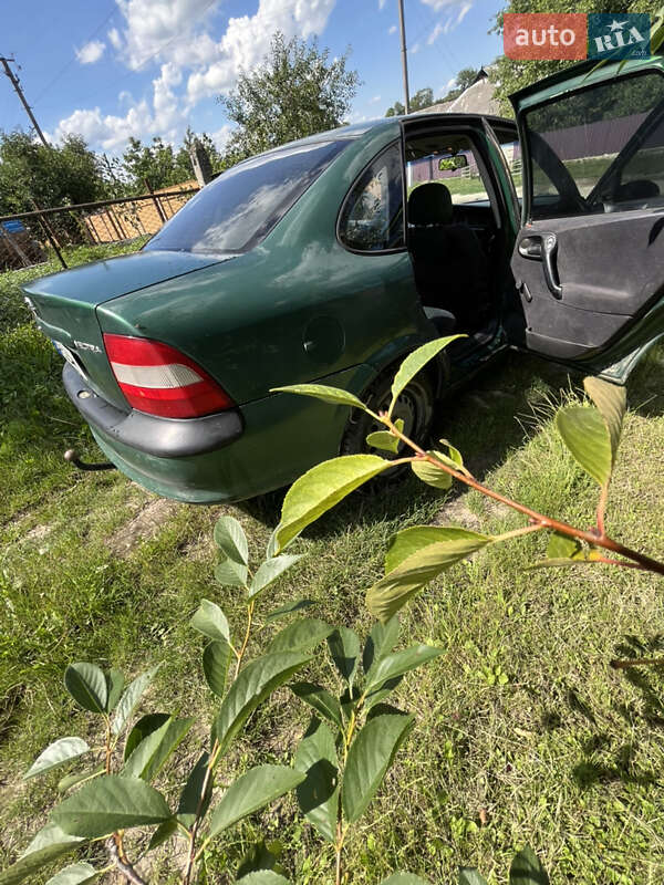 Седан Opel Vectra 1996 в Городке