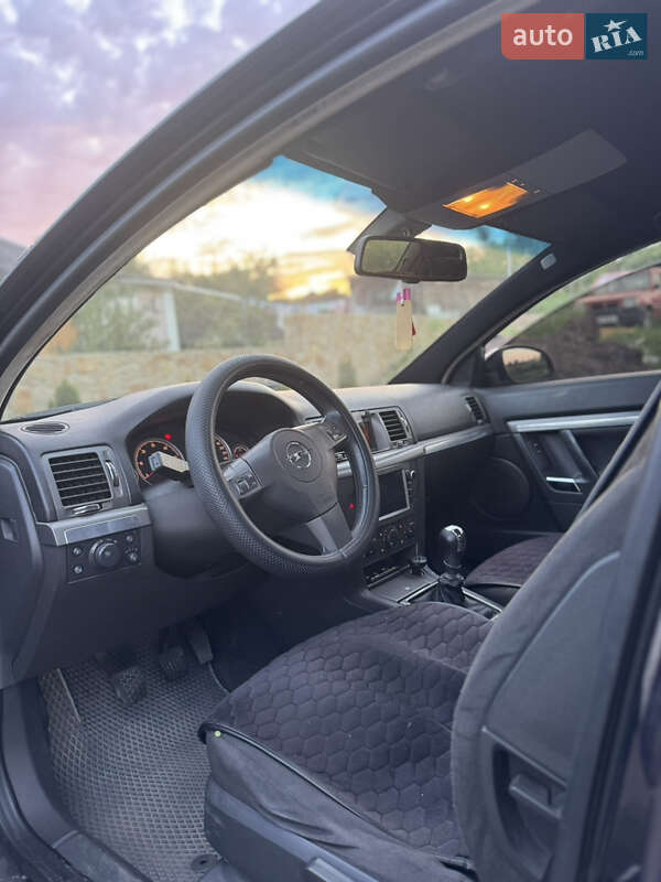 Лифтбек Opel Vectra 2006 в Могилев-Подольске