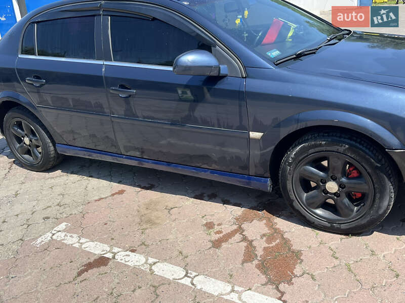 Седан Opel Vectra 2002 в Чернівцях