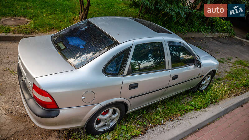 Седан Opel Vectra 1998 в Тернополе