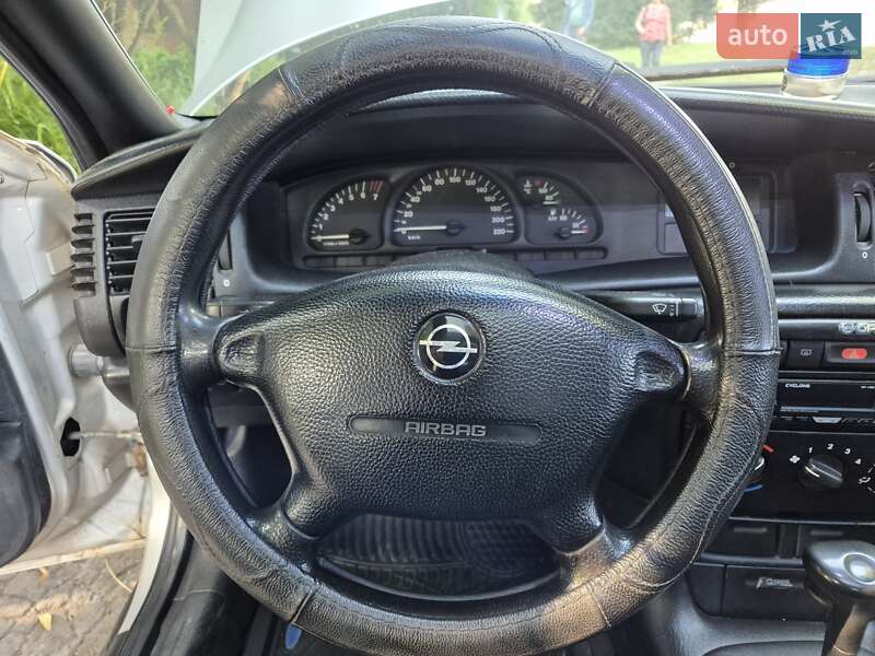 Седан Opel Vectra 1998 в Тернополе