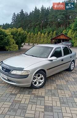 Седан Opel Vectra 1997 в Судовой Вишне