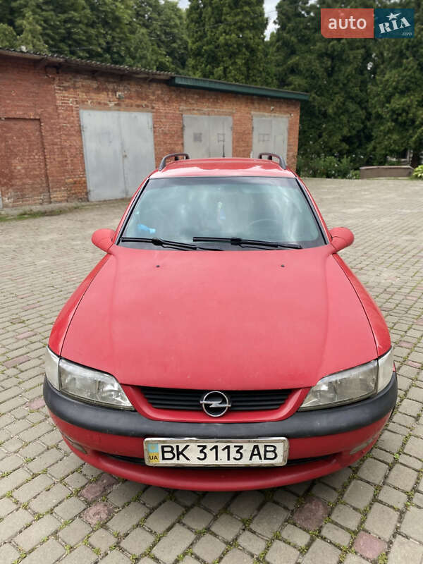 Универсал Opel Vectra 1998 в Сокале
