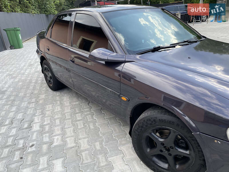 Седан Opel Vectra 1996 в Коломиї