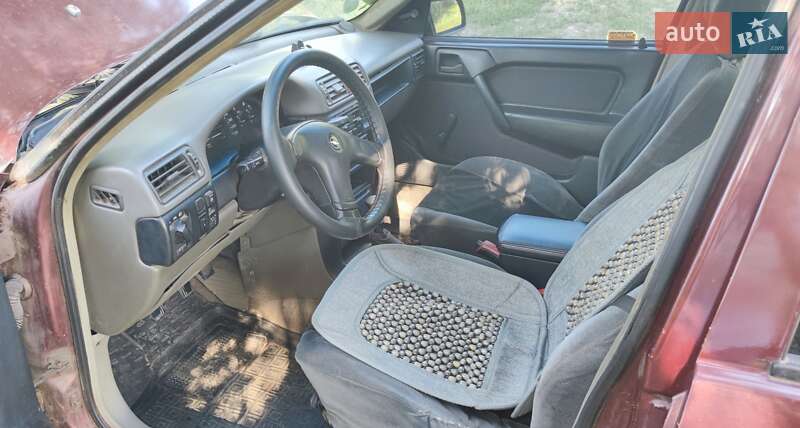 Седан Opel Vectra 1991 в Полтаві