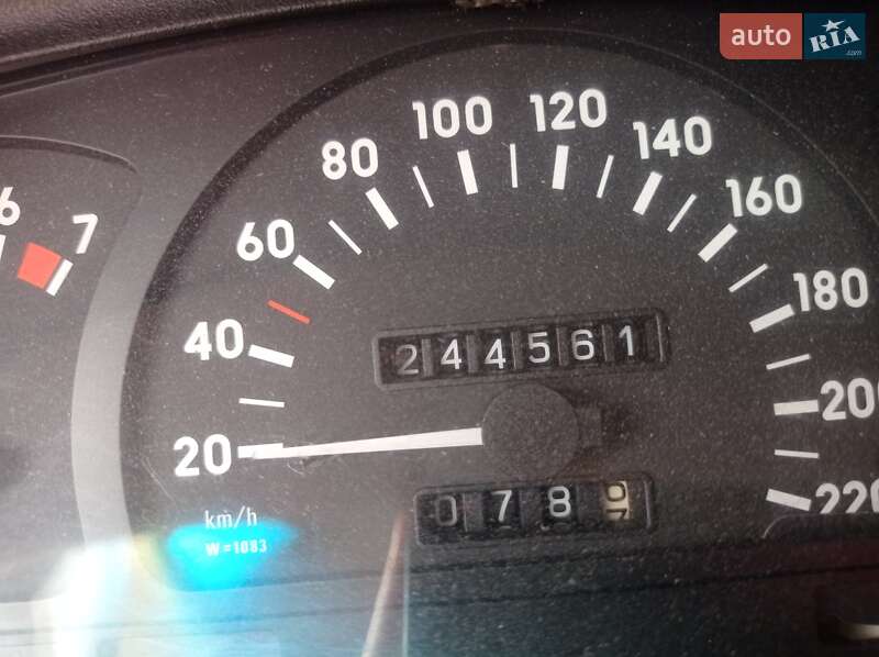 Седан Opel Vectra 1989 в Киеве