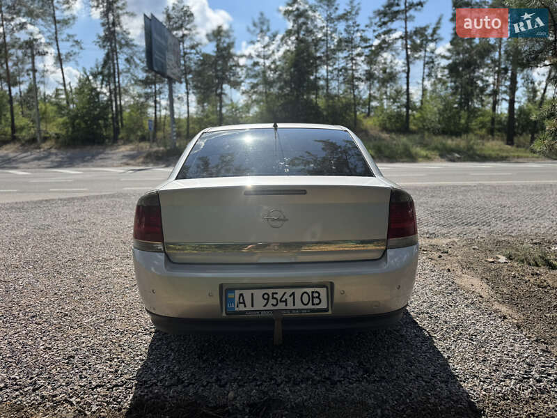 Седан Opel Vectra 2005 в Украинке