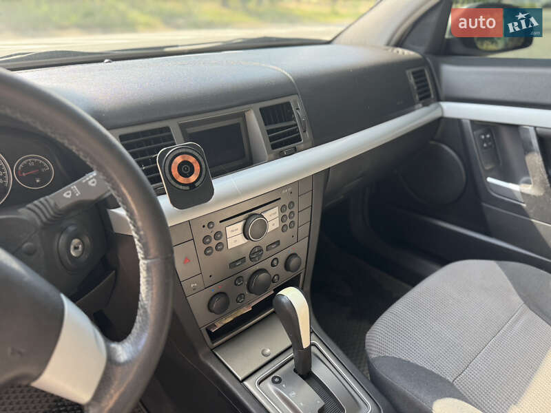 Седан Opel Vectra 2005 в Украинке