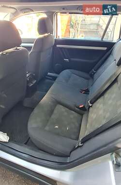 Универсал Opel Vectra 2004 в 