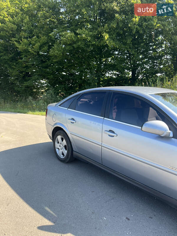 Лифтбек Opel Vectra 2004 в Ивано-Франковске