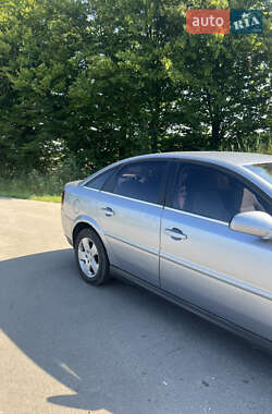 Лифтбек Opel Vectra 2004 в 