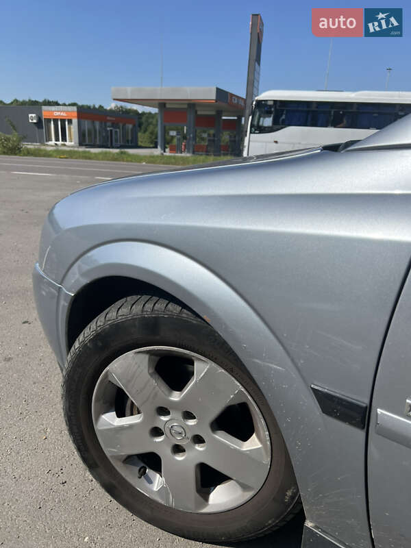 Лифтбек Opel Vectra 2004 в Ивано-Франковске