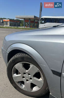 Лифтбек Opel Vectra 2004 в 