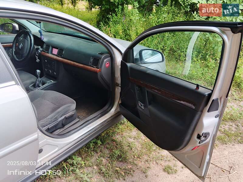 Седан Opel Vectra 2002 в Гадяче