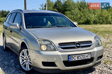 Универсал Opel Vectra 2004 в Новояворовске