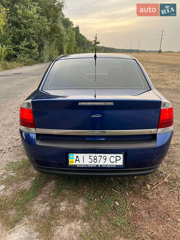 Седан Opel Vectra 2004 в Киеве