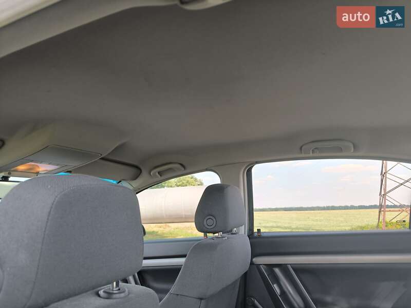 Седан Opel Vectra 2005 в Мироновке