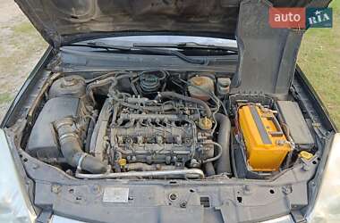 Лифтбек Opel Vectra 2005 в 