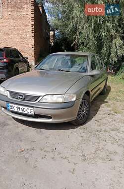 Седан Opel Vectra 1996 в Шептицькому