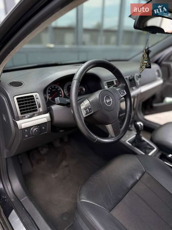 Седан Opel Vectra 2008 в Киеве