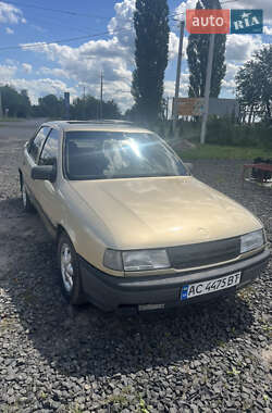 Седан Opel Vectra 1989 в Иваничах