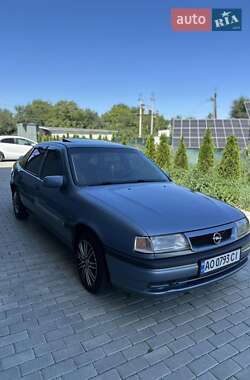 Лифтбек Opel Vectra 1989 в Ужгороде