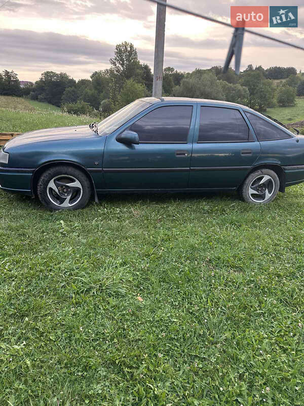 Лифтбек Opel Vectra 1995 в Ивано-Франковске фото 6 Лифтбек Opel Vectra 1995 в Ивано-Франковске