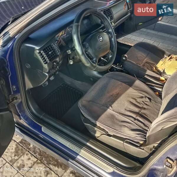 Седан Opel Vectra 1999 в Городке