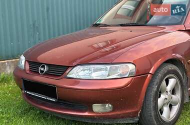 Седан Opel Vectra 1999 в Красній