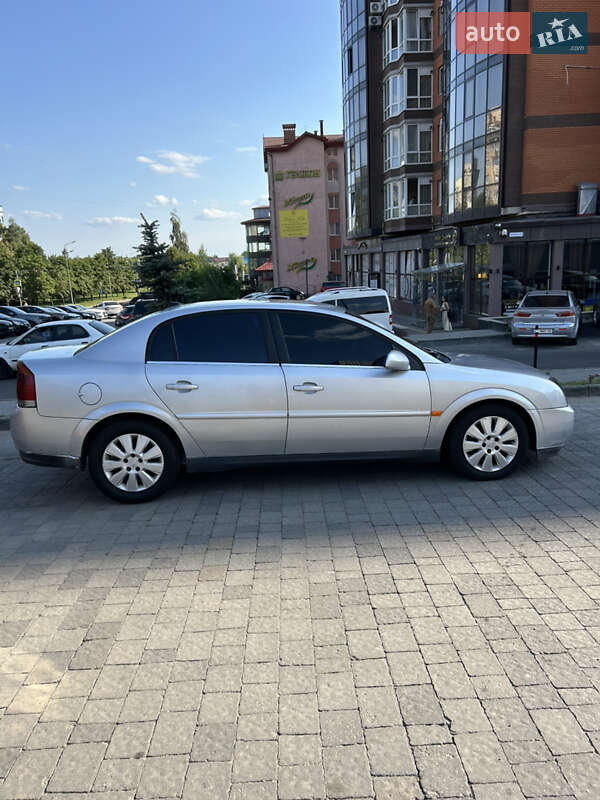 Седан Opel Vectra 2003 в Львове