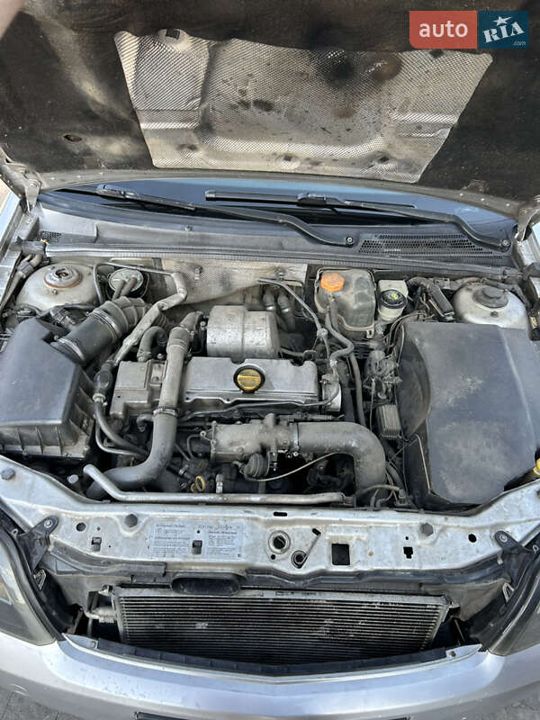 Седан Opel Vectra 2003 в Львове