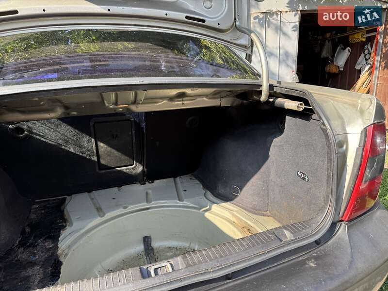 Седан Opel Vectra 1996 в Виннице