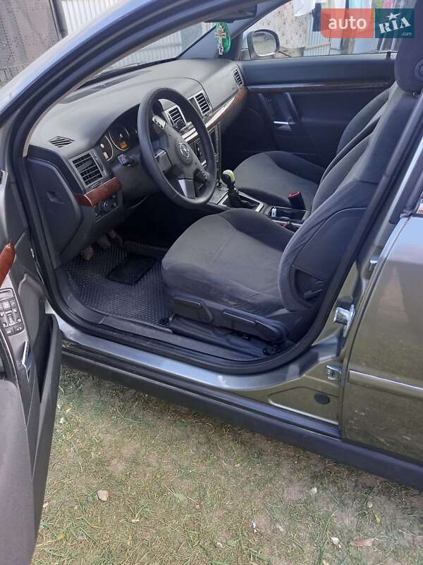 Универсал Opel Vectra 2004 в Черновцах