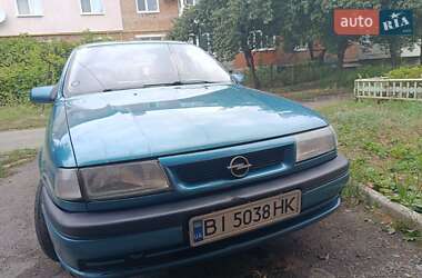 Лифтбек Opel Vectra 1993 в Хороле