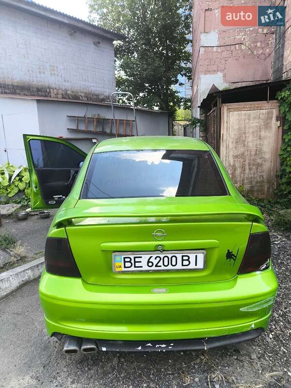 Седан Opel Vectra 1998 в Киеве
