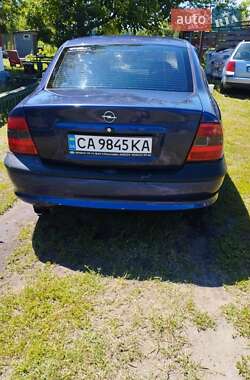 Седан Opel Vectra 1996 в 