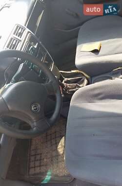 Седан Opel Vectra 1989 в 