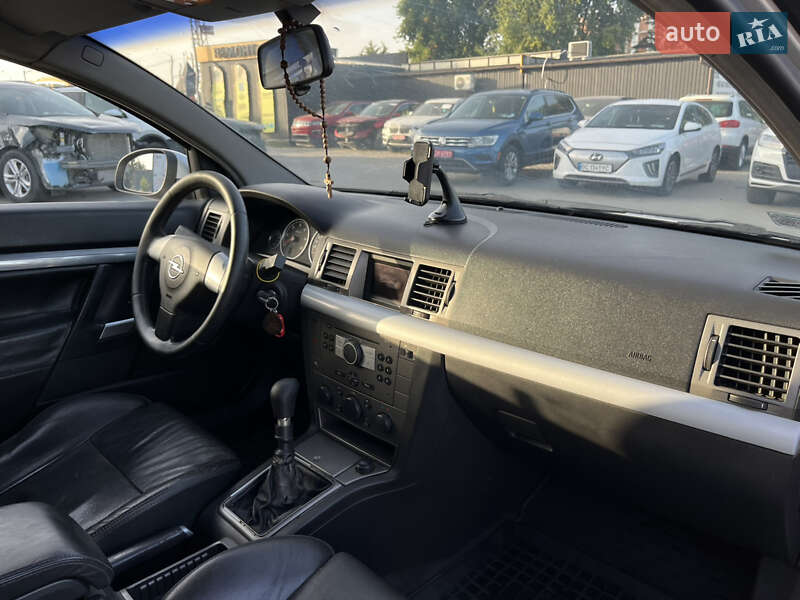 Универсал Opel Vectra 2005 в Львове