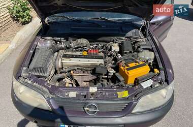Седан Opel Vectra 1996 в 